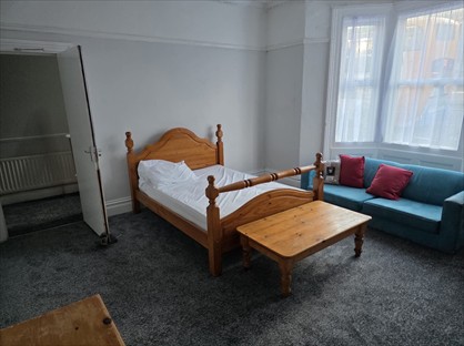 6 Bed Terraced House, Wingrove Road, NE4