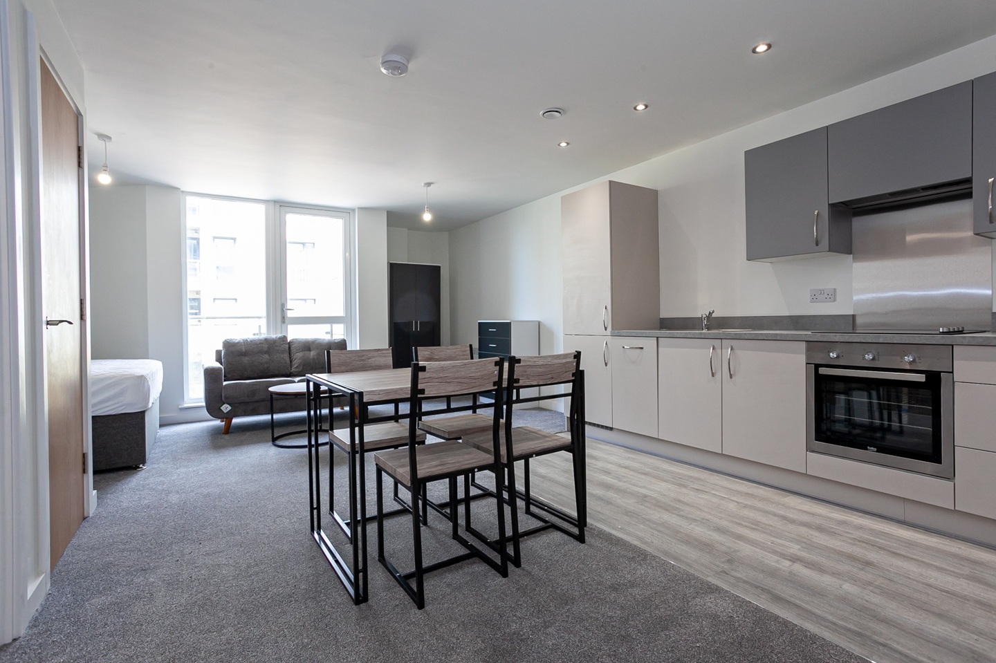 Studio Flat, Adelphi St, M3