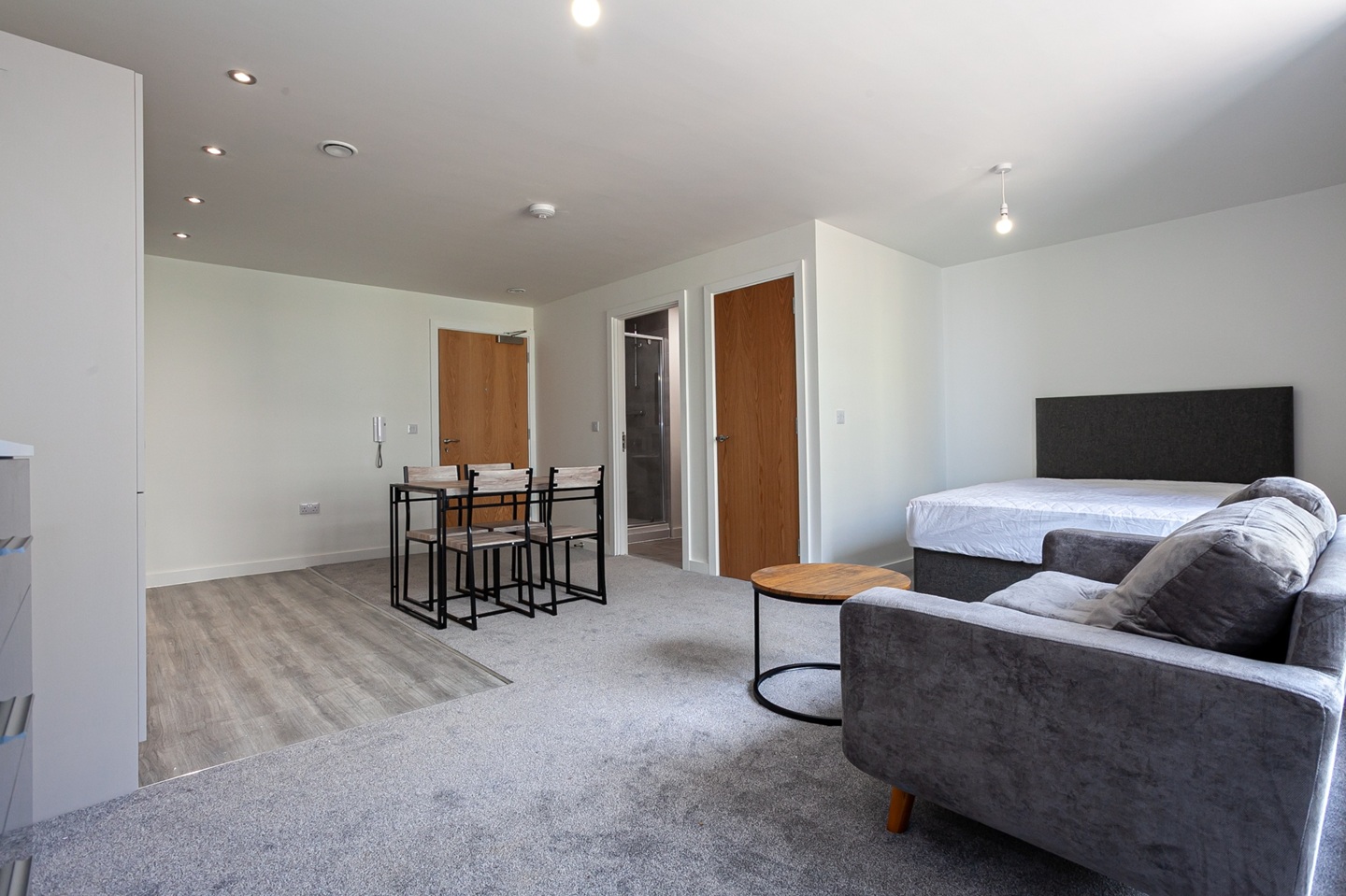 Studio Flat, Adelphi St, M3 photo 5