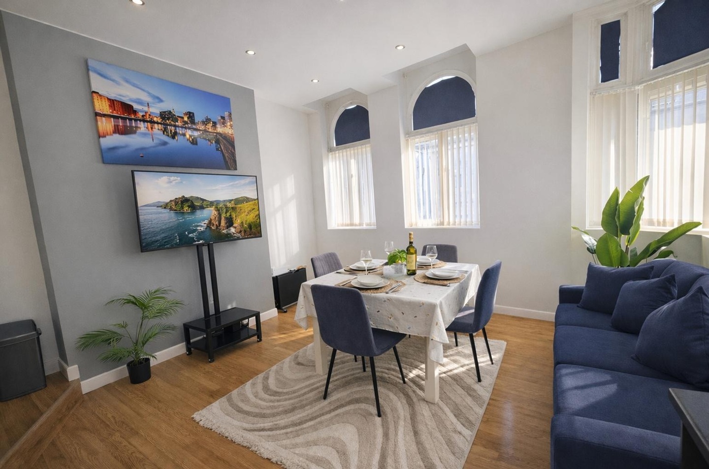 2 Bed Flat, Lisbon Buildings, L1