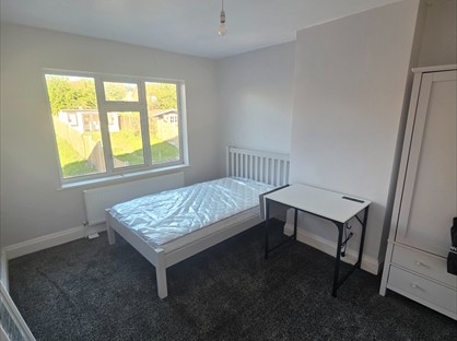 3 Bed Semi-Detached House, St. Andrews Avenue, CO4