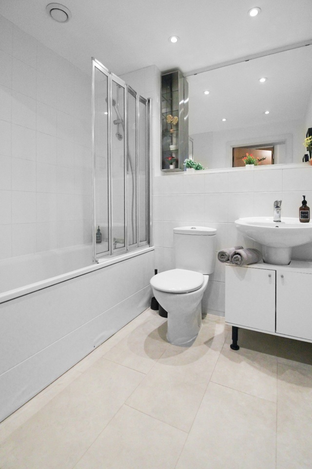 1 Bed Flat, Sandover House, SE16 photo 4