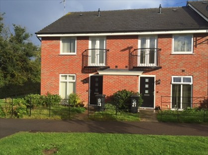 2 Bed Terraced House, Padside Row, LE5