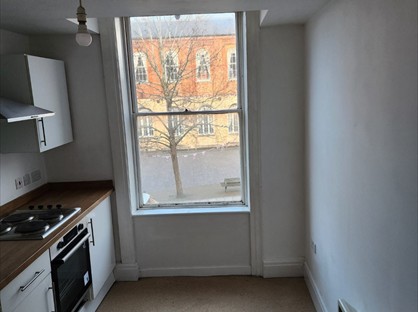 1 Bed Flat, Forrests Yard, S80