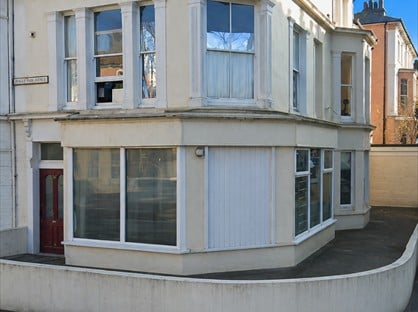 Studio Flat, Bourne St, BN21