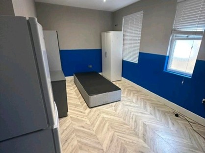 Room in a Shared House, Preshaw Crescent, CR4
