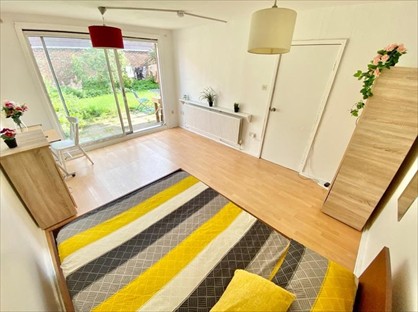 Room in a Shared House, Davey Close, N7