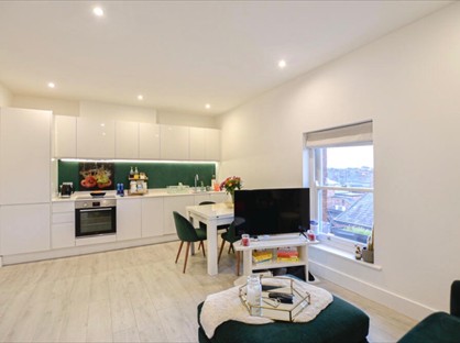 1 Bed Flat, Cheadle House, SK8