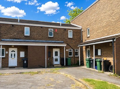 3 Bed Terraced House, Juniper Grove, HD4