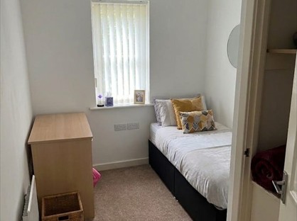 Room in a Shared House, Mossley, OL5