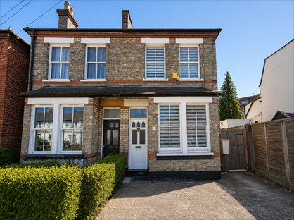 4 Bed End Terrace, Victoria Road, EN4