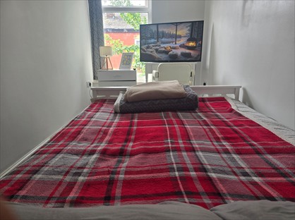 Room in a Shared House, Home, M18