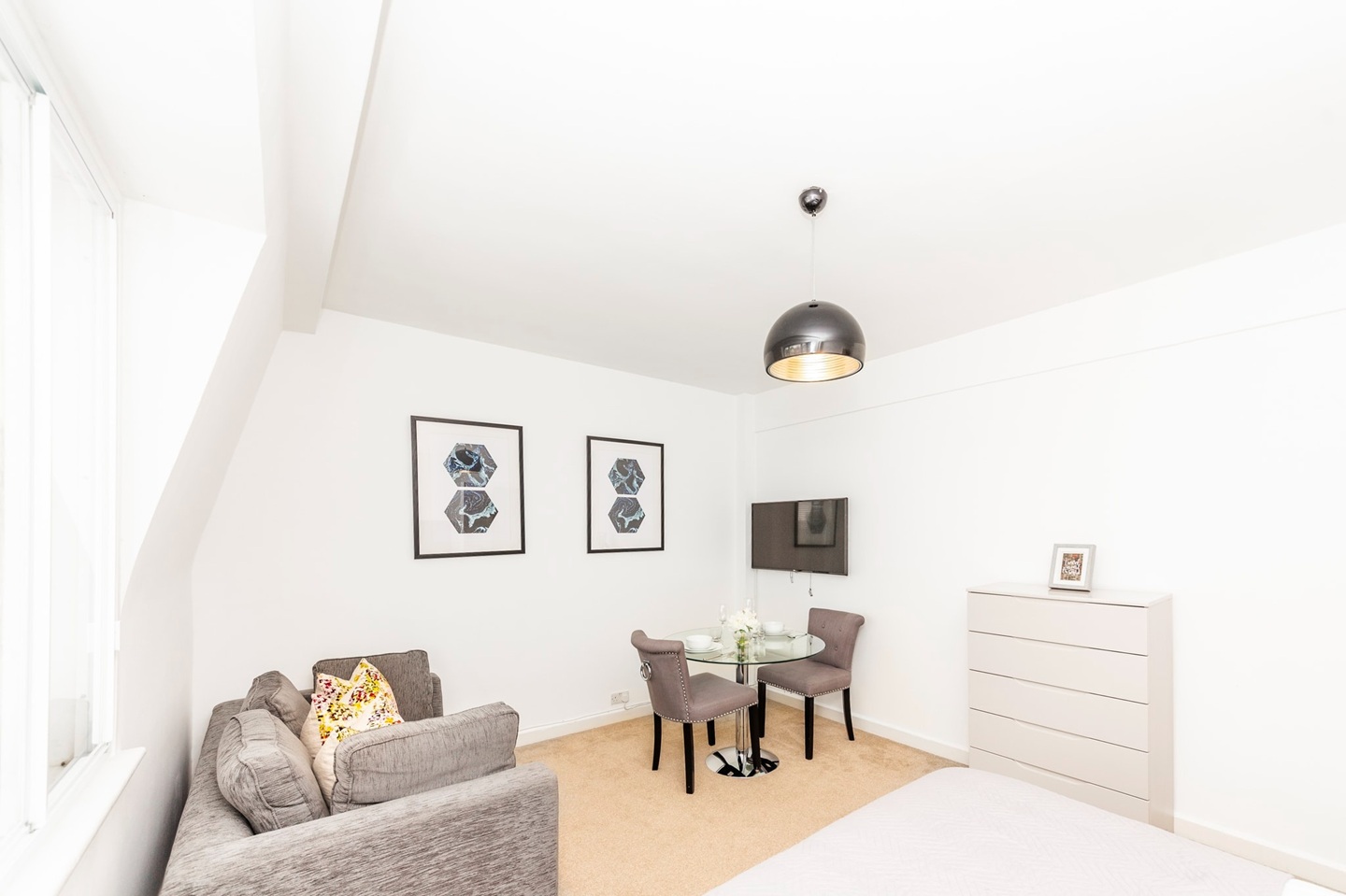 Additional image 6 of Studio Flat, Hill St, W1J, N1 7GU