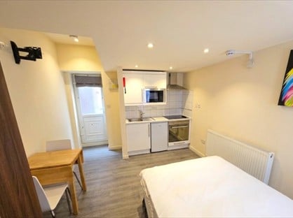 Studio Flat, Ash, NW2