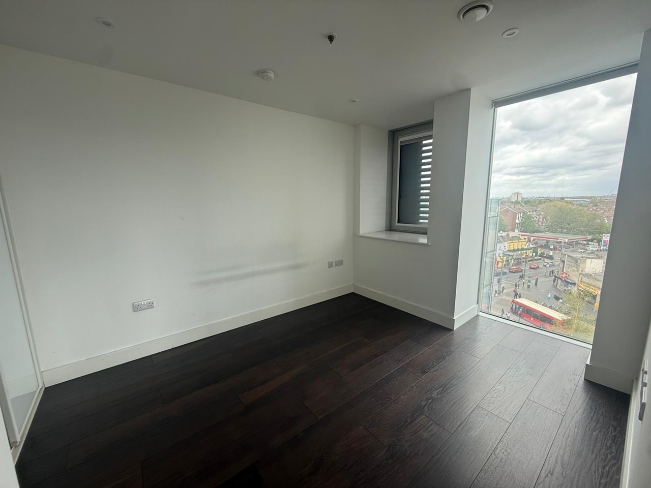 London - 2 Bed Flat, Christchurch Road, SW19 - To Rent Now for £2,150. ...