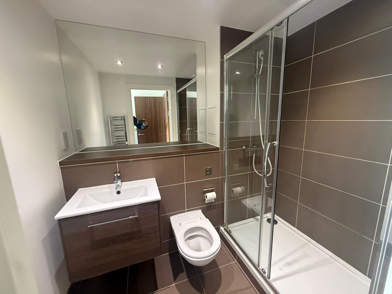 London - 2 Bed Flat, Christchurch Road, SW19 - To Rent Now for £2,150. ...