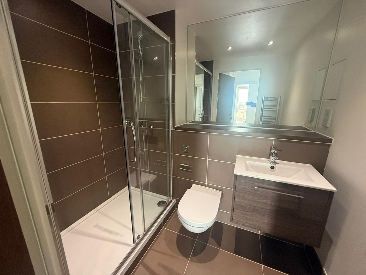 London - 2 Bed Flat, Christchurch Road, SW19 - To Rent Now for £2,150. ...