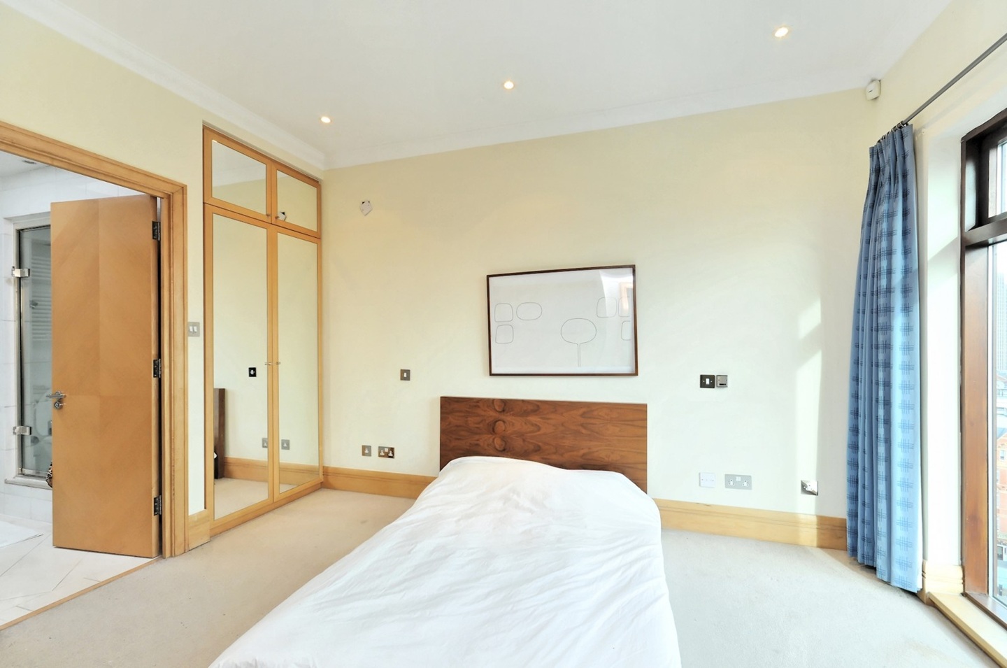 Additional image 7 of 2 Bed Penthouse, Belvedere Road, SE1, N1 7GU