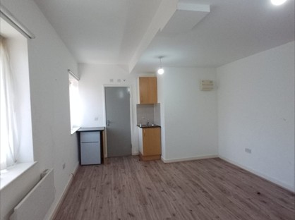 Studio Flat, Firhill Road, SE6