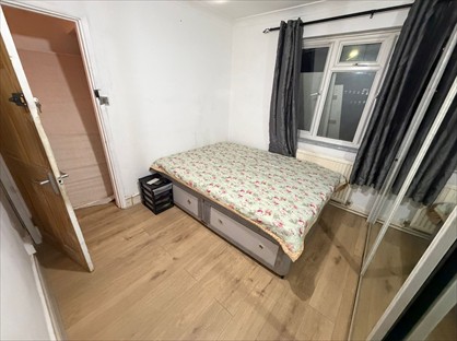 Room in a Shared House, Wheatley Road, TW7