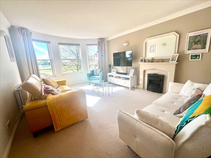 2 Bed Flat, Beach Crescent, BN17