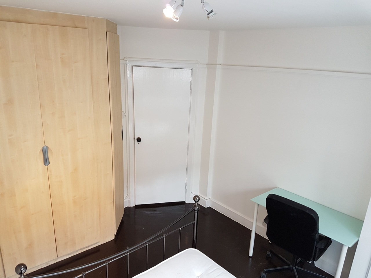 Additional image 11 of 2 Bed Flat, Gower Mews Mansions, WC1E, N1 7GU