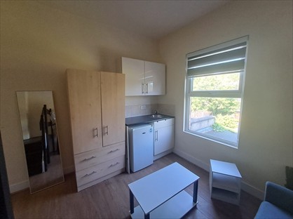 Room in a Shared House, Church Road, DA8