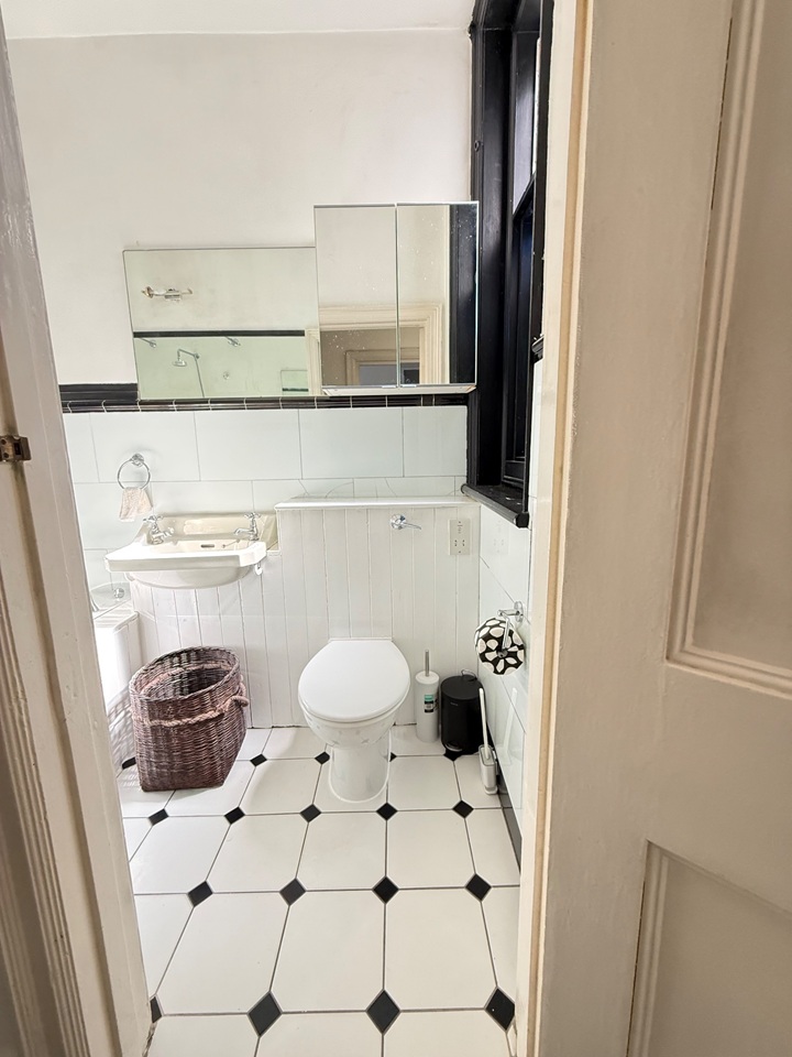 Additional image 10 of Room in a Shared Flat, Southampton Row, WC1B, N1 7GU