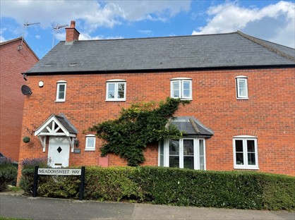 3 Bed Semi-Detached House, Meadowsweet Way, OX16