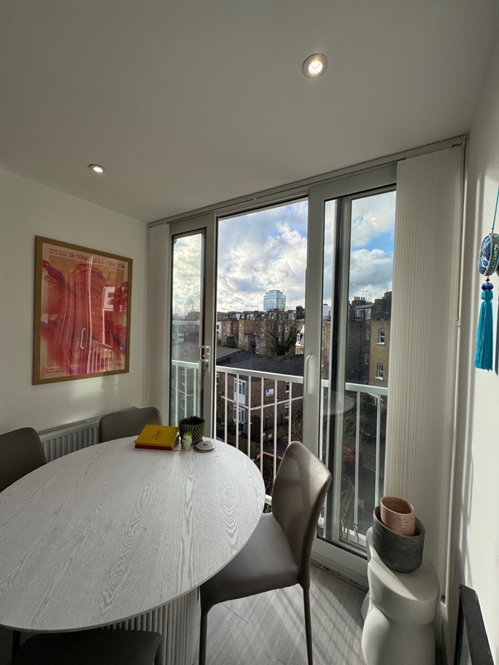 1 Bed Flat, Warwick Road, SW5 photo 2
