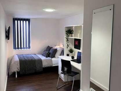 Room in a Shared Flat, City Point, L5