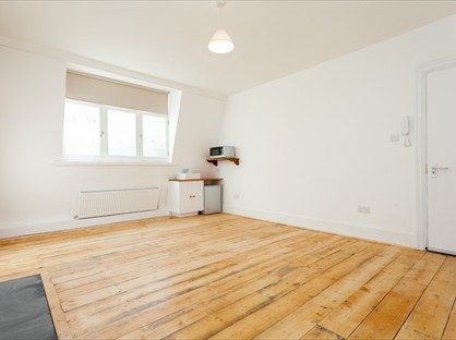 Room in a Shared House, The Boleyn, E13