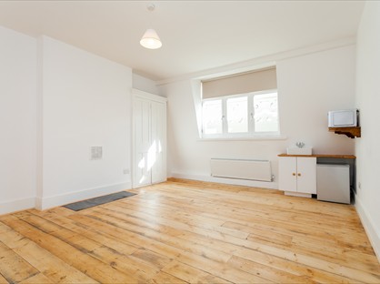 Room in a Shared House, The Boleyn, E13