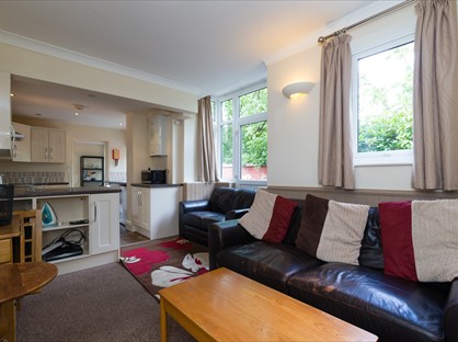Room in a Shared House, Seabridge Road, ST5