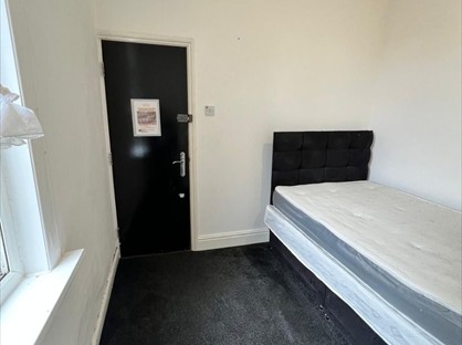 Room in a Shared House, Croft Street, M7