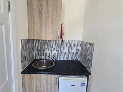 Studio Flat, Castillon Road, SE6