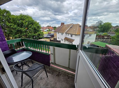2 Bed Flat, Hunsdon Close, RM9