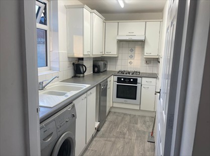 2 Bed Flat, High St, DY8