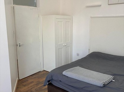 1 Bed Flat, Horse Fair, B1