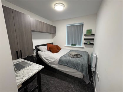 Room in a Shared House, Kensington Road, L7