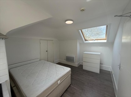 Studio Flat, St. Stephens Road, TW3