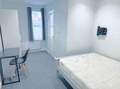 1 Bed End Terrace, Southampton St, RG1
