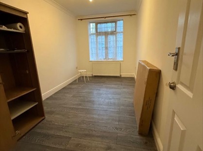 Studio Flat, Ecclestone Place, HA9