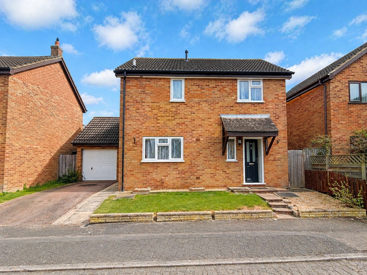 Milton Keynes - 3 Bed Detached House, Broomlee, MK13 - To Rent Now for ...
