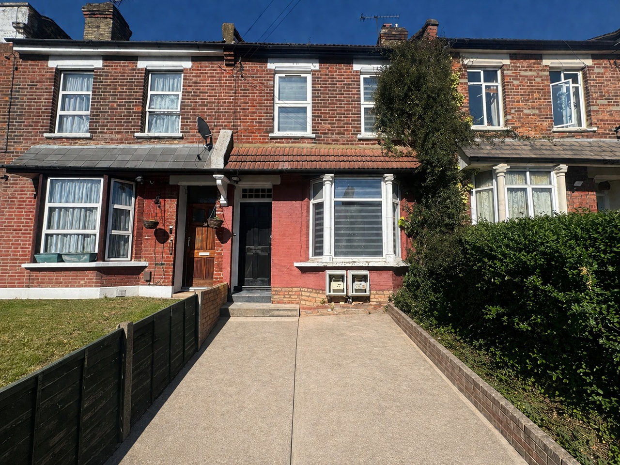 London - 1 Bed Flat, Rucklidge Avenue, NW10 - To Rent Now for £1,785.00 p/m