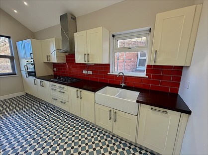 2 Bed Maisonette, Manchester Road, WA14
