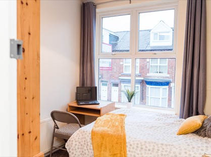 6 Bed Terraced House, Harefield Road, S11