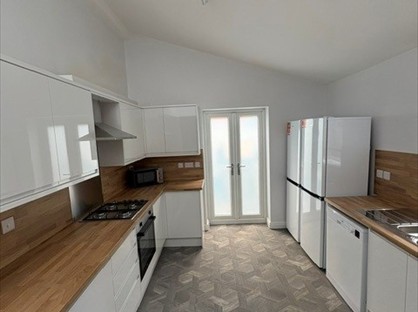 6 Bed Terraced House, Harefield Road, S11