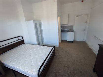 Room in a Shared House, Grange Road, CH2