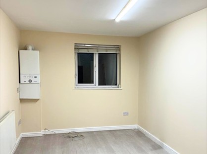 1 Bed Flat, Miles Road, CR4